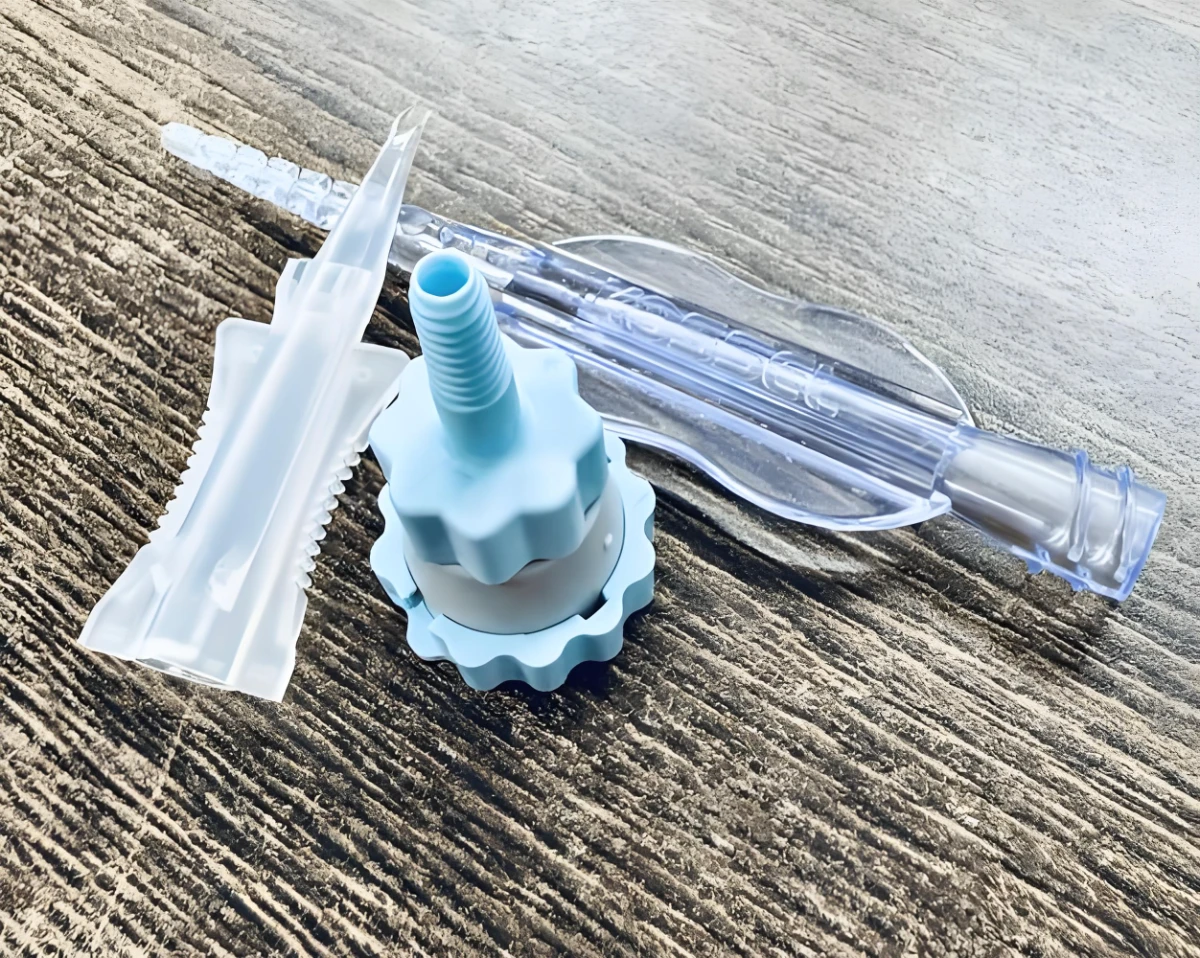 Plastic accessories for medical devices 3